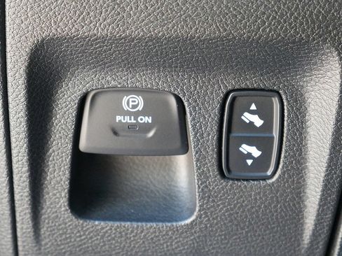 Used 2020 RAM 1500 Big Horn AWD/4WD image 28