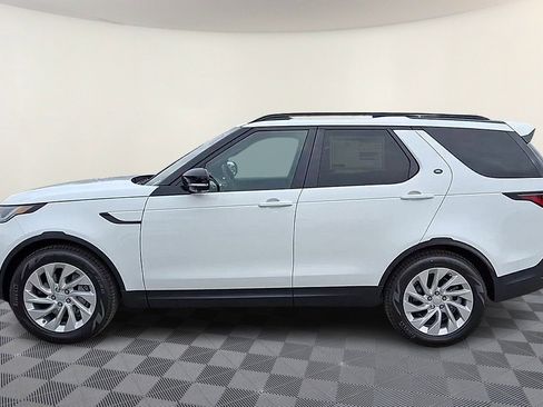 Certified 2025 Land Rover Discovery S AWD/4WD image 5
