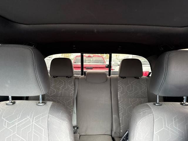 Used 2016 Toyota Tacoma TRD Off-Road AWD/4WD image 12