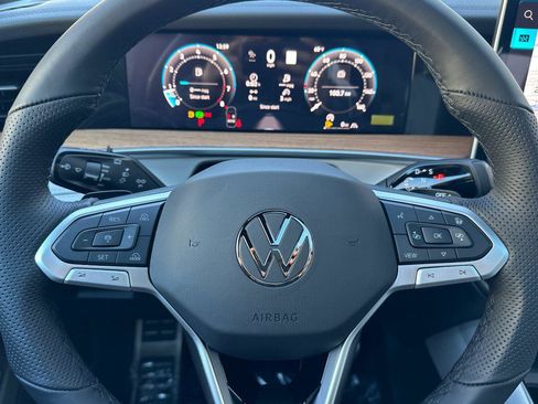 New 2026 Volkswagen Tiguan SEL R-Line image 23