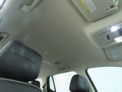 Used 2023 GMC Acadia Denali w/ Denali Technology Package image 19