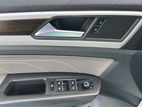 Used 2023 Volkswagen Atlas SE image 30