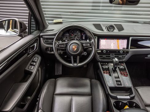 Certified 2023 Porsche Macan Turbo AWD/4WD image 13