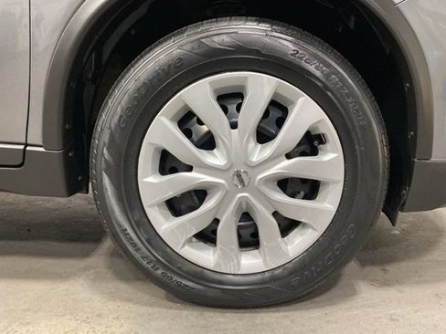 Used 2020 Nissan Rogue S AWD/4WD image 30