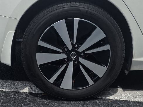 Used 2019 Nissan Altima 2.5 SV FWD image 42