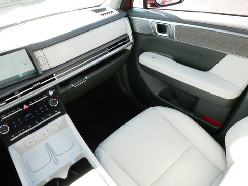 Used 2024 Hyundai Santa Fe Limited image 11