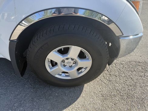 Used 2008 Nissan Frontier SE w/ SE Value Truck Pkg image 14