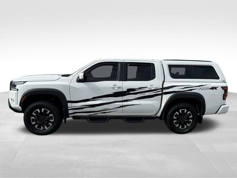 Used 2023 Nissan Frontier PRO-4X w/ Tow Package AWD/4WD image 2