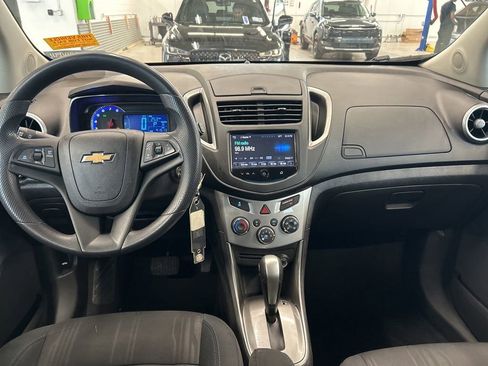 Used 2016 Chevrolet Trax LT AWD/4WD image 6