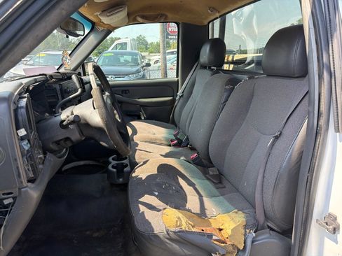Used 2004 Chevrolet Silverado 1500 W/T RWD image 7