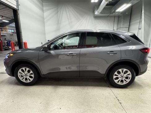 Used 2024 Ford Escape Active AWD/4WD image 4