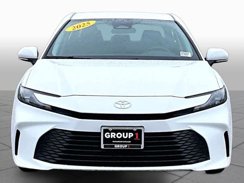Used 2025 Toyota Camry LE FWD image 3