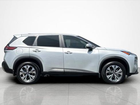 Used 2023 Nissan Rogue SV image 6