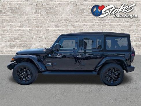 Used 2023 Jeep Wrangler Unlimited Sahara AWD/4WD image 7