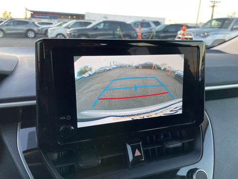 Used 2025 Toyota Corolla LE image 17