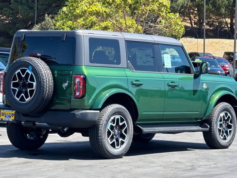 New 2025 Ford Bronco Outer Banks AWD/4WD image 11