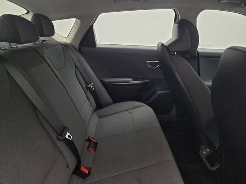 Used 2025 Kia K4 FWD image 19