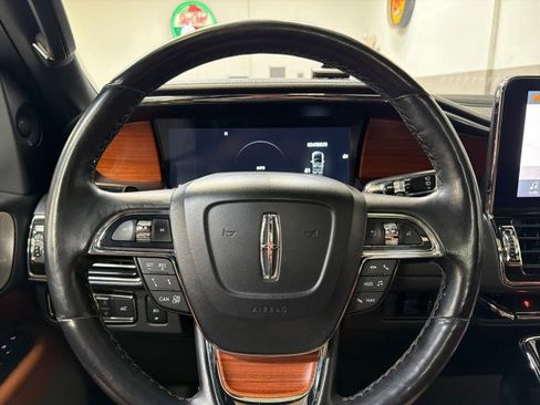 Used 2019 Lincoln Navigator L Reserve image 19