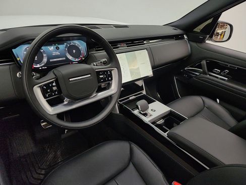 Used 2025 Land Rover Range Rover Long Wheelbase SE image 9