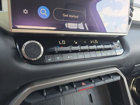 Used 2024 Toyota Tundra Limited image 24