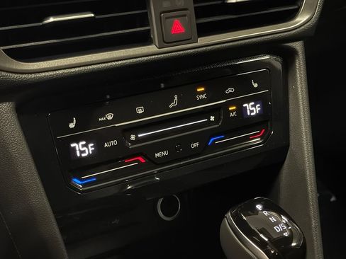 New 2026 Volkswagen Taos SE AWD/4WD image 13