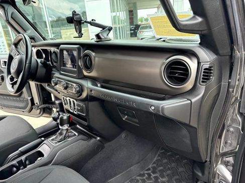 Used 2018 Jeep Wrangler Sport AWD/4WD image 33