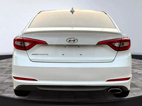 Used 2015 Hyundai Sonata SE FWD image 4