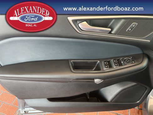 Used 2022 Ford Edge SEL w/ Sport Appearance Package AWD/4WD image 9