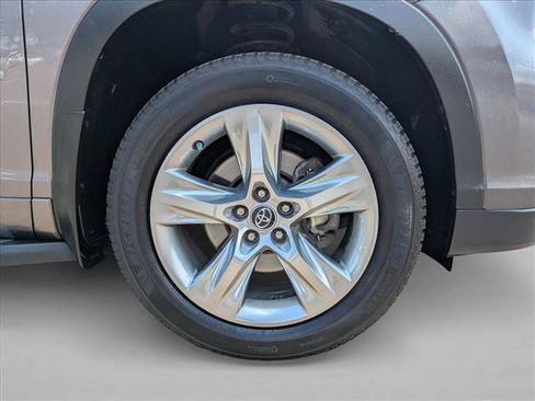 Used 2016 Toyota Highlander Limited Platinum AWD/4WD image 21