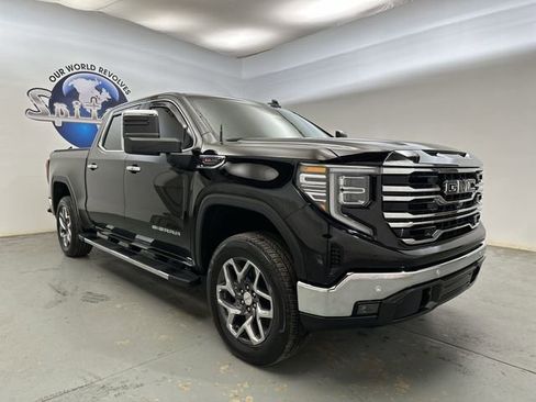Used 2024 GMC Sierra 1500 SLT w/ SLT Premium Package AWD/4WD image 12