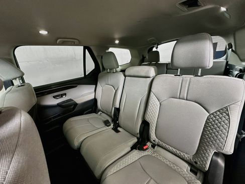 Used 2023 Honda Pilot LX image 19