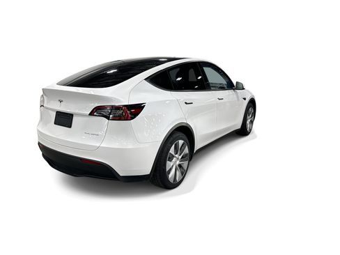 Certified 2023 Tesla Model Y Long Range AWD/4WD image 6