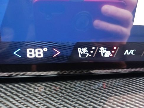 New 2026 Chevrolet Traverse High Country w/ LPO, Floor Liner Package image 24