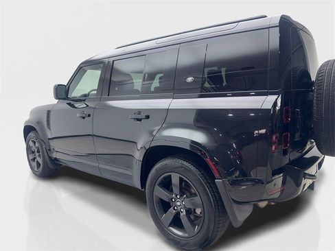 Used 2022 Land Rover Defender 110 X-Dynamic SE image 14