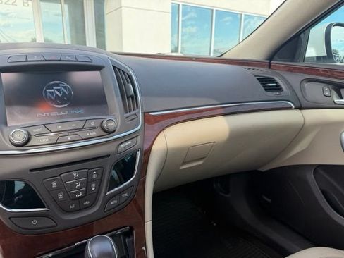 Used 2016 Buick Regal Premium FWD image 17