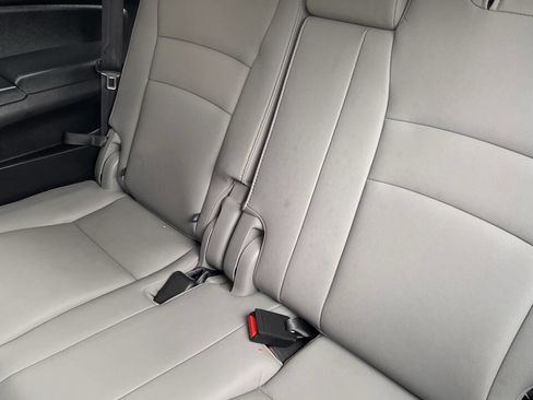Used 2016 Honda Pilot Touring image 18
