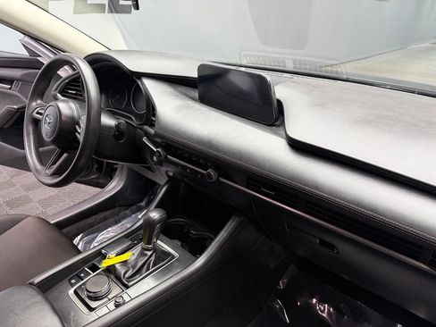 Used 2020 MAZDA MAZDA3 Sedan FWD image 49
