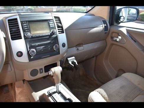 Used 2016 Nissan Frontier SV RWD image 22