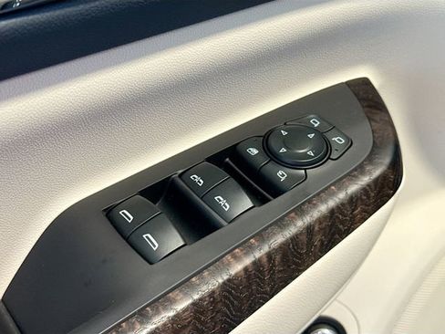 Used 2020 GMC Acadia Denali image 18