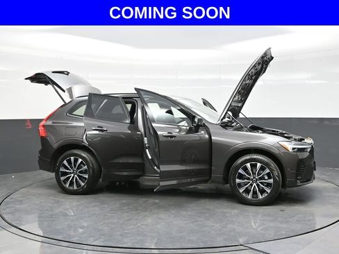 Used 2025 Volvo XC60 B5 Plus w/ Climate Package AWD/4WD image 40