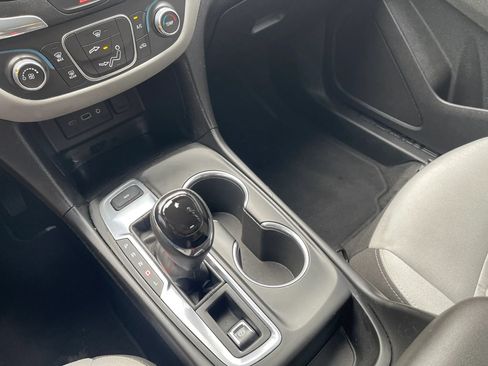 Used 2020 Chevrolet Equinox LT AWD/4WD image 23