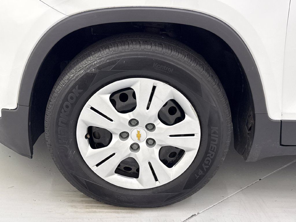 Used 2018 Chevrolet Trax LS FWD image 11