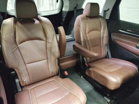 Used 2021 Buick Enclave Avenir w/ Avenir Technology Package image 11