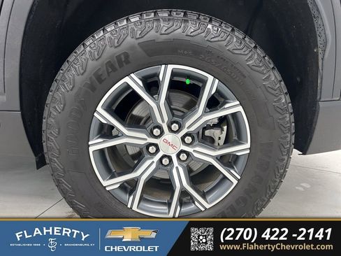 Used 2024 GMC Acadia AT4 w/ Luxury Package image 20
