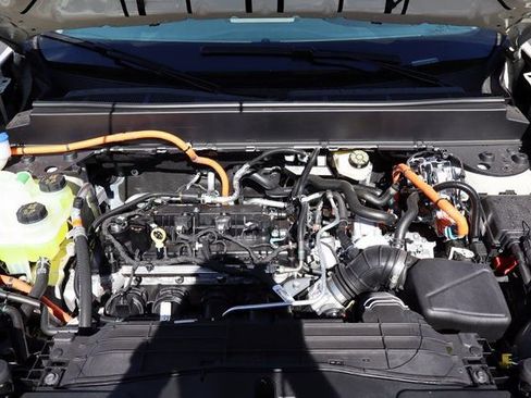 New 2025 Ford Maverick XLT image 32