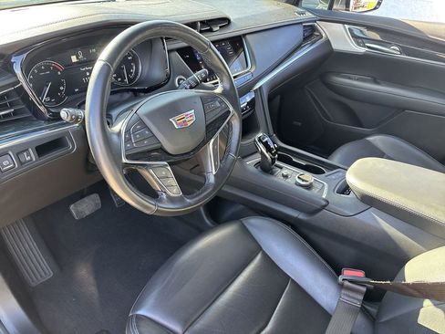 Used 2021 Cadillac XT5 Premium Luxury image 10