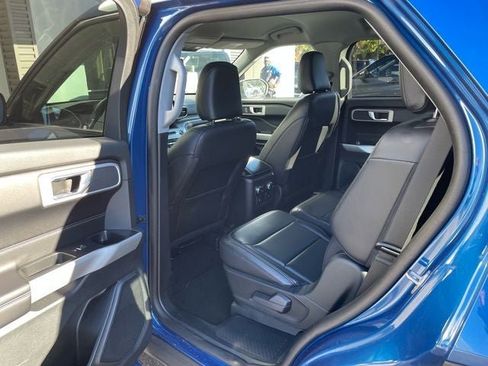 Used 2021 Ford Explorer XLT w/ Equipment Group 202A image 28