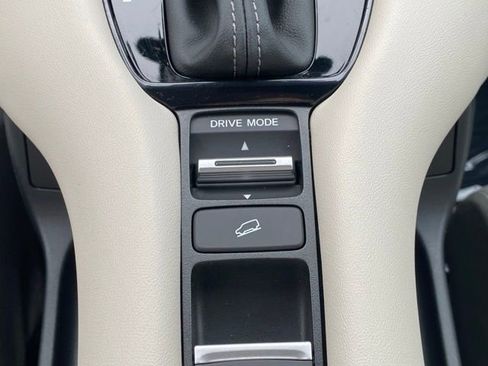 Certified 2023 Honda HR-V LX image 20