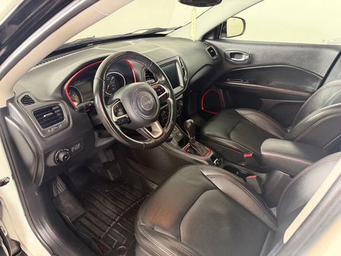 Used 2018 Jeep Compass Trailhawk w/ Leather Interior Group AWD/4WD image 14
