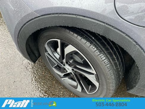 Used 2022 Chevrolet Bolt LT w/ Infotainment Package image 17